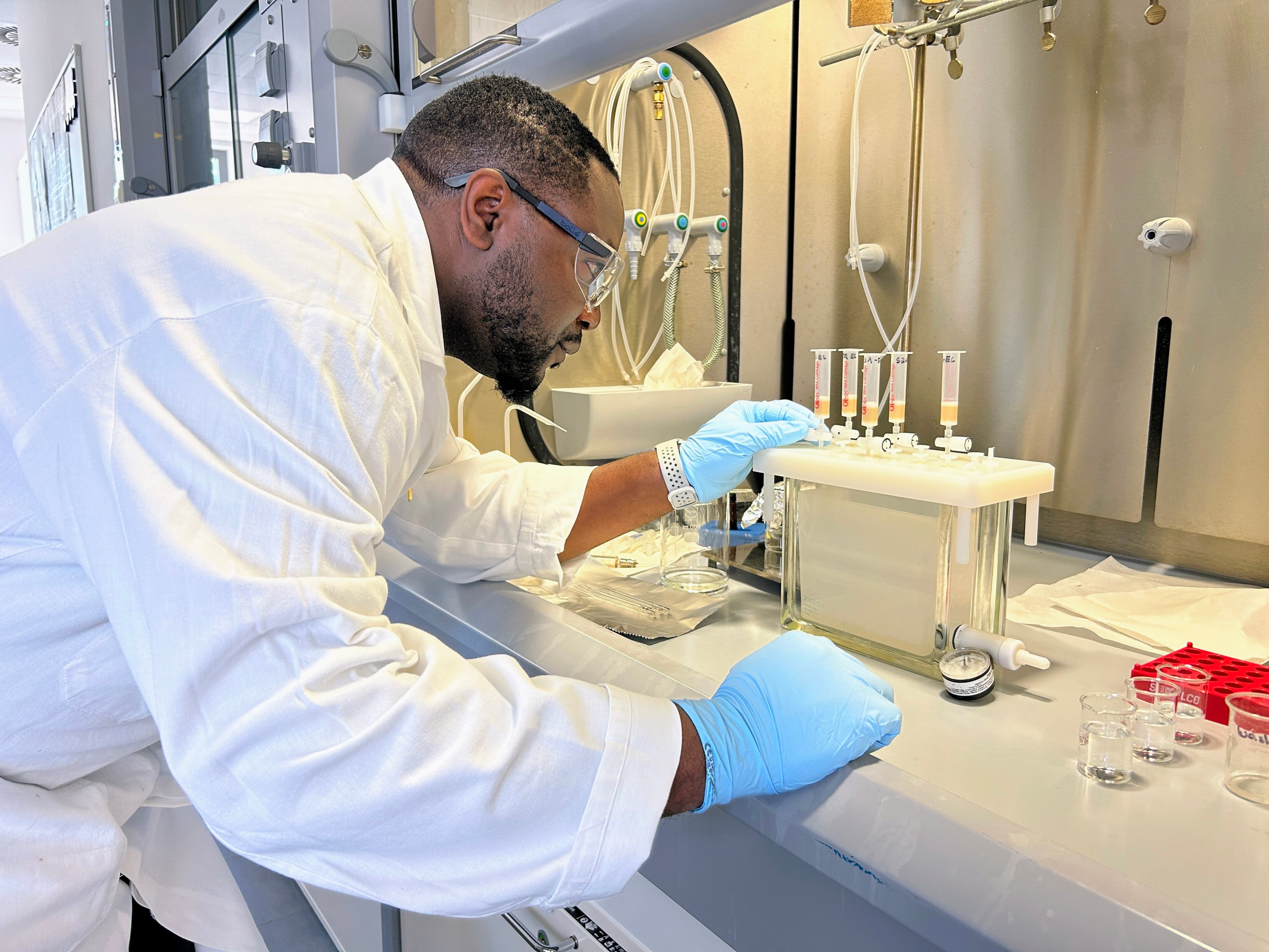 Dr. Ranil C. T. Temgoua during a scientific lecture