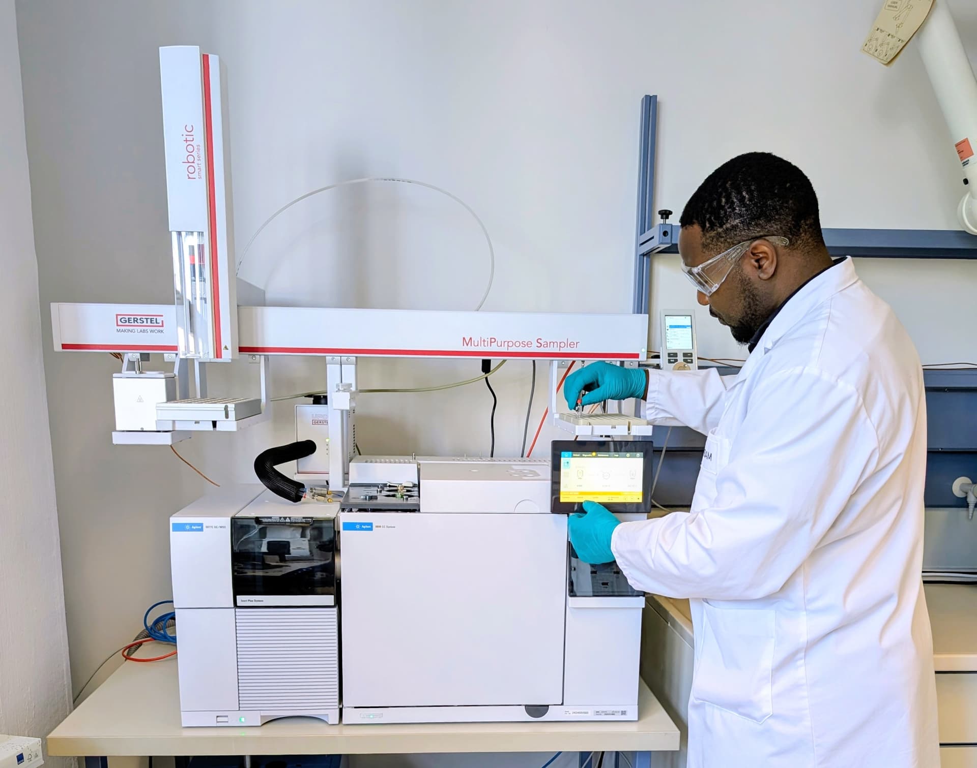 Dr. Ranil C. T. Temgoua in the Shimadzu Laboratory World in Duisburg