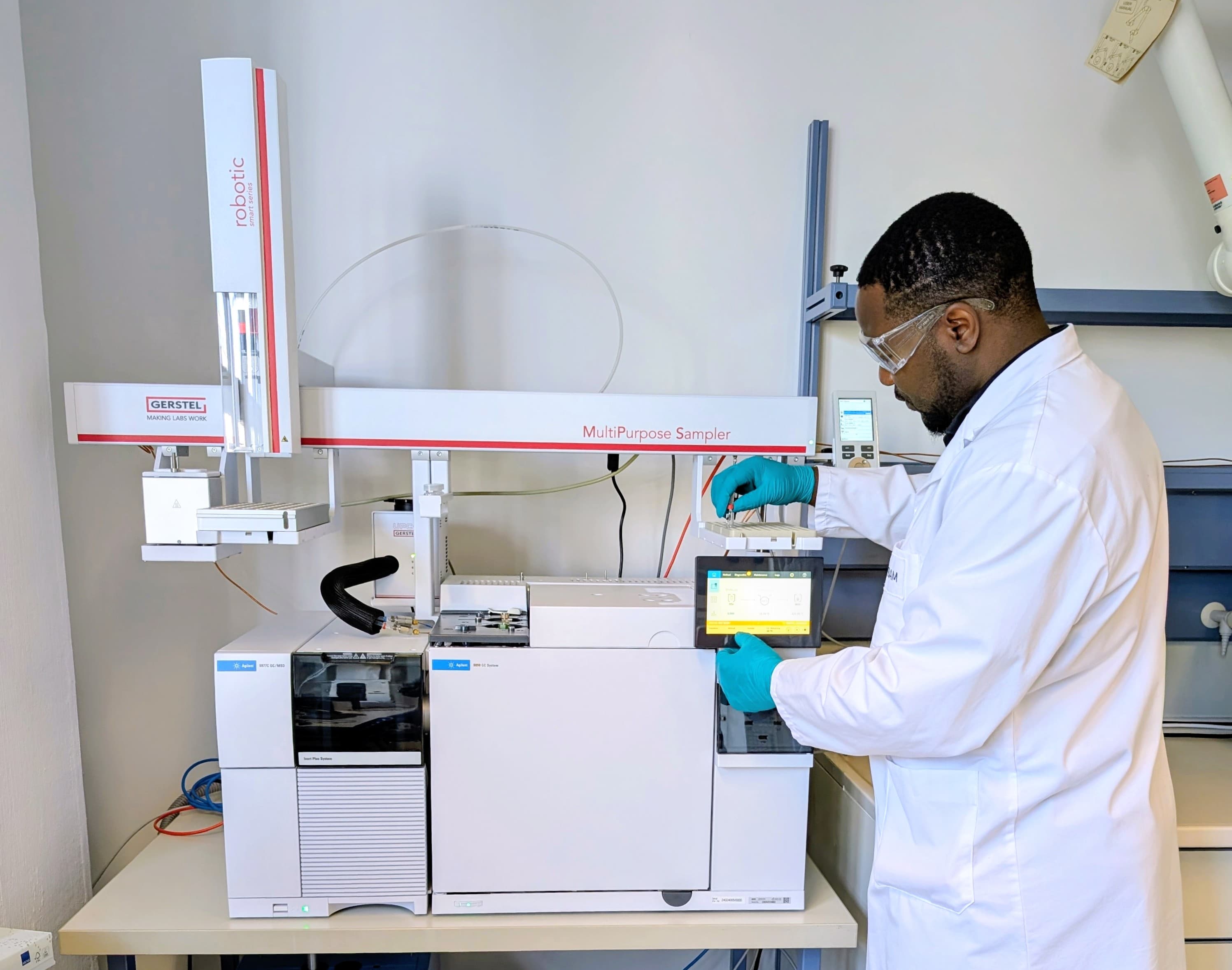Dr. Ranil C. T. Temgoua in the Shimadzu Laboratory World in Duisburg